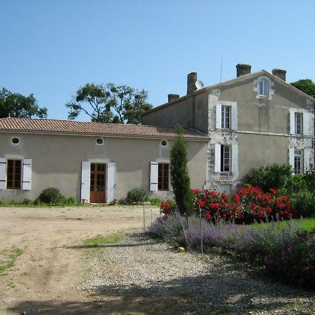 مبيت وإفطار Le Garde Domaine Les Galards المظهر الخارجي الصورة
